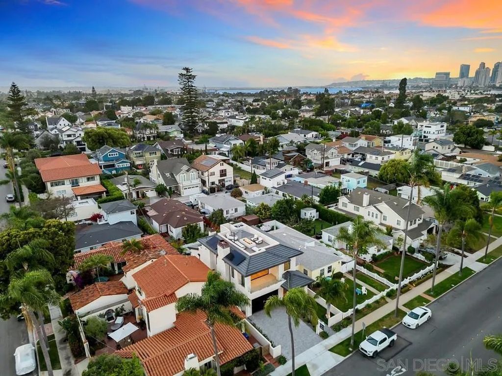 Photo of 440 Pomona Avenue, Coronado, CA 92118 (MLS # 260003822)