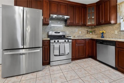 Tiny photo for 9711 Oasis Avenue, Garden Grove, CA 92844 (MLS # SR26095930)