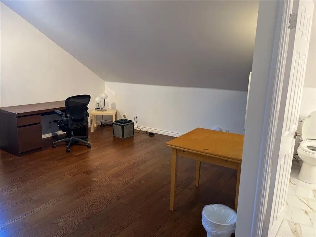 Photo of 23300 Raymond St #Studio, Chatsworth, CA 91311 (MLS # SR25280140)