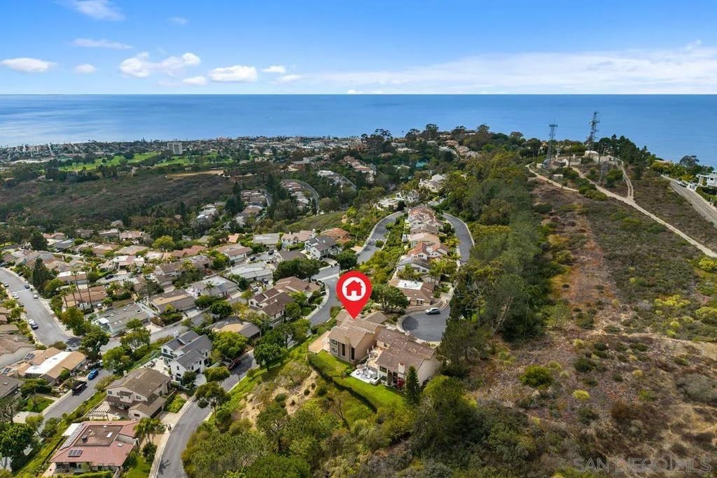 Photo of 2097 Caminito Capa, La Jolla, CA 92037 (MLS # 260014137)
