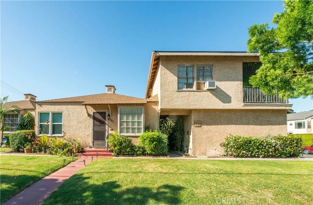 1113 N Glenoaks