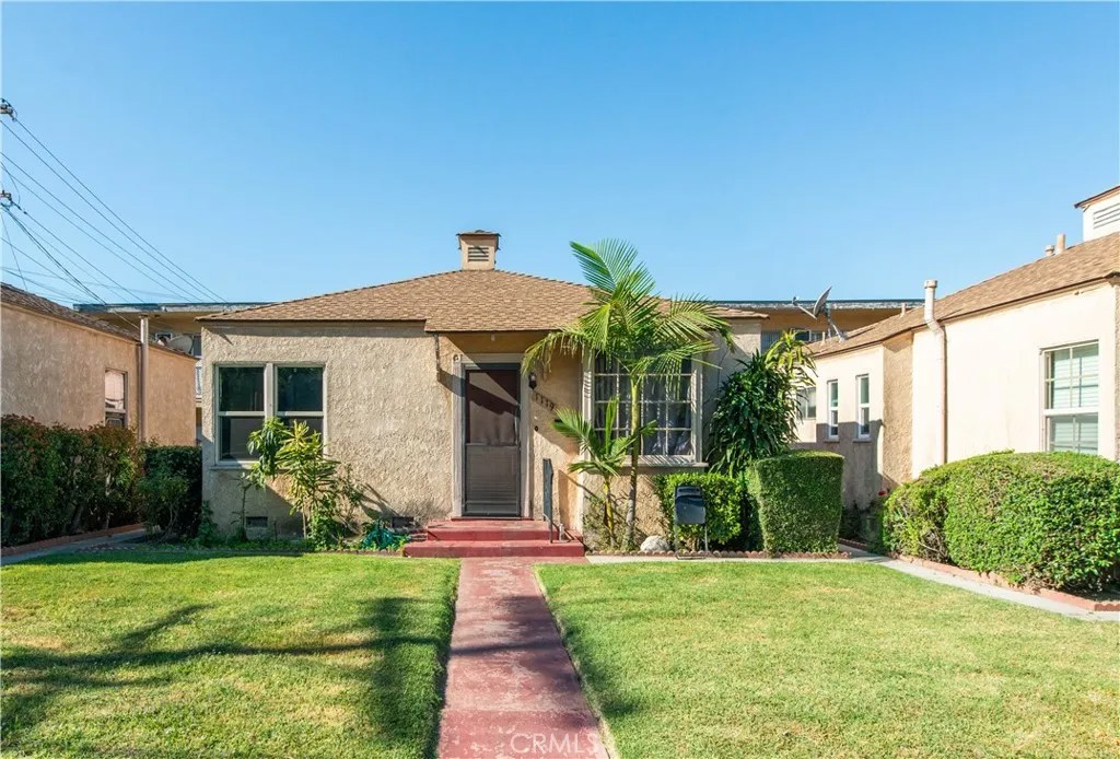 1113 N Glenoaks