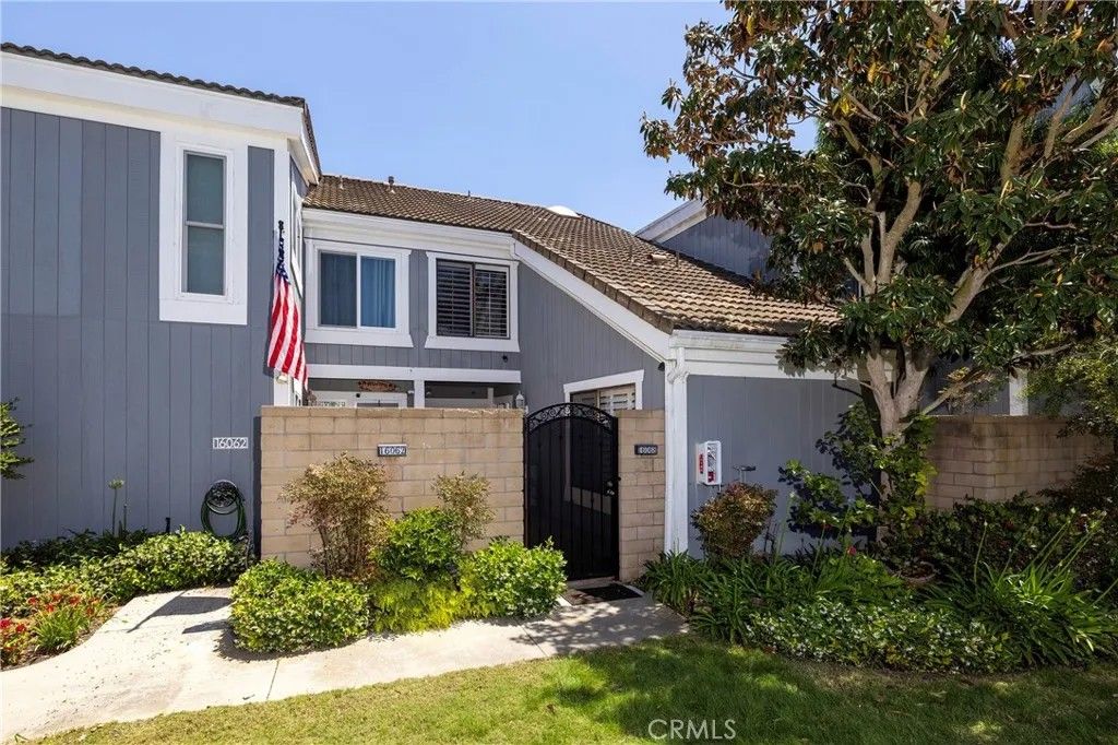 Photo of 16068 Bonaire CIR, Huntington Beach, CA 92649 (MLS # OC26098405)