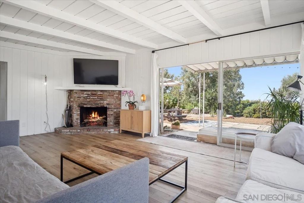 Photo of 630 Cortez Ave, Vista, CA 92084 (MLS # 260008743)