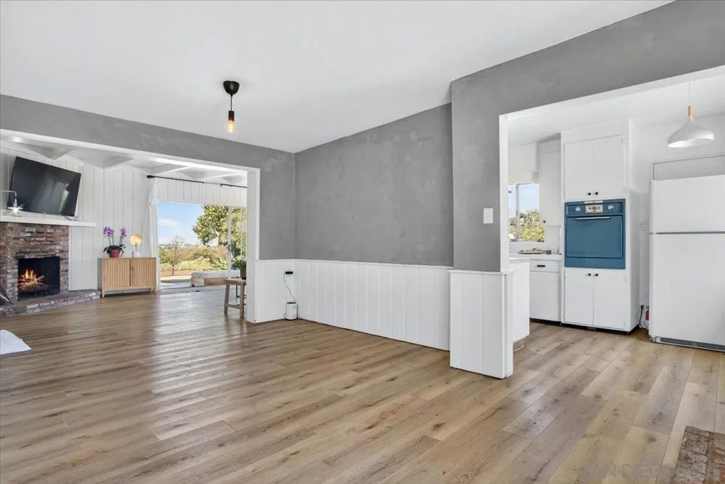 Photo of 630 Cortez Ave, Vista, CA 92084 (MLS # 260008743)