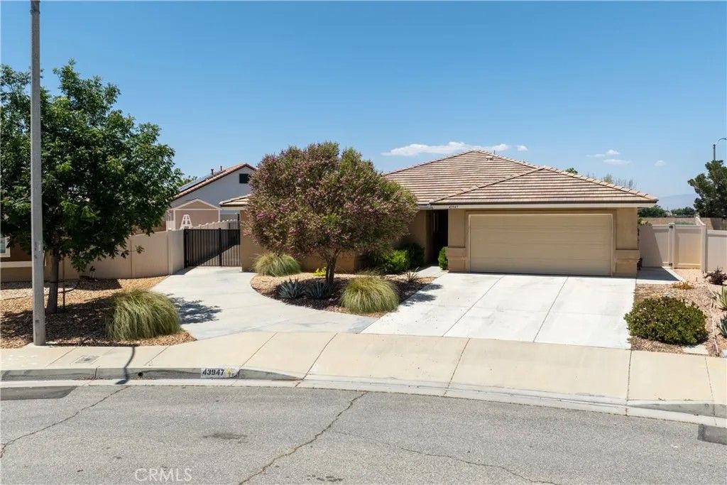 Photo of 43947 Sondi DR, Lancaster, CA 93536 (MLS # SR26135417)