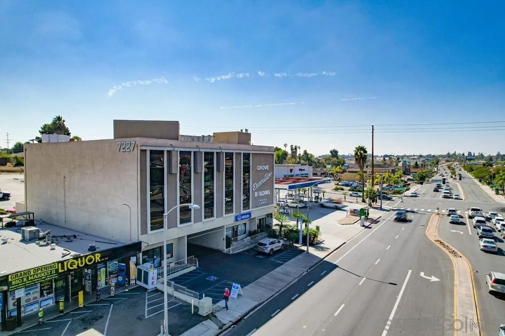 7227 Broadway