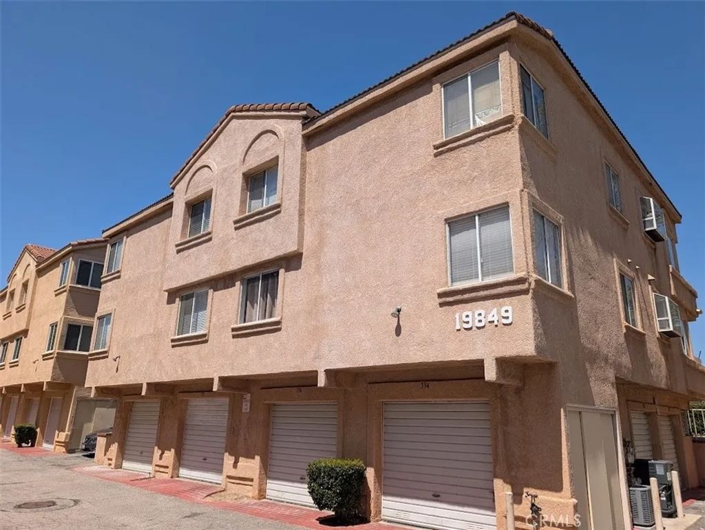 Photo of 19849 Sandpiper Pl #133, Newhall, CA 91321 (MLS # SR26095460)