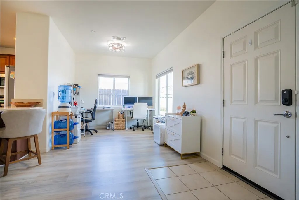 1317 W Shelton