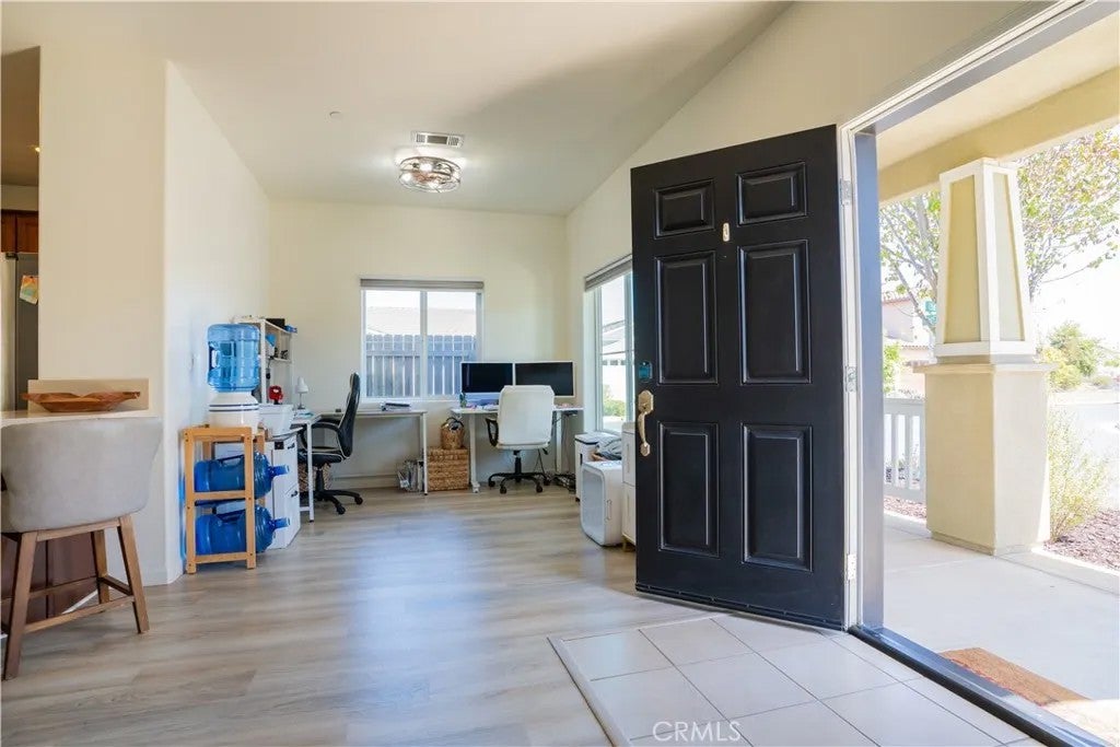1317 W Shelton
