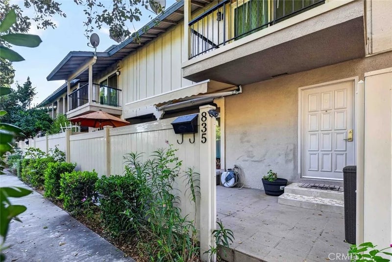 835 N Altadena Drive