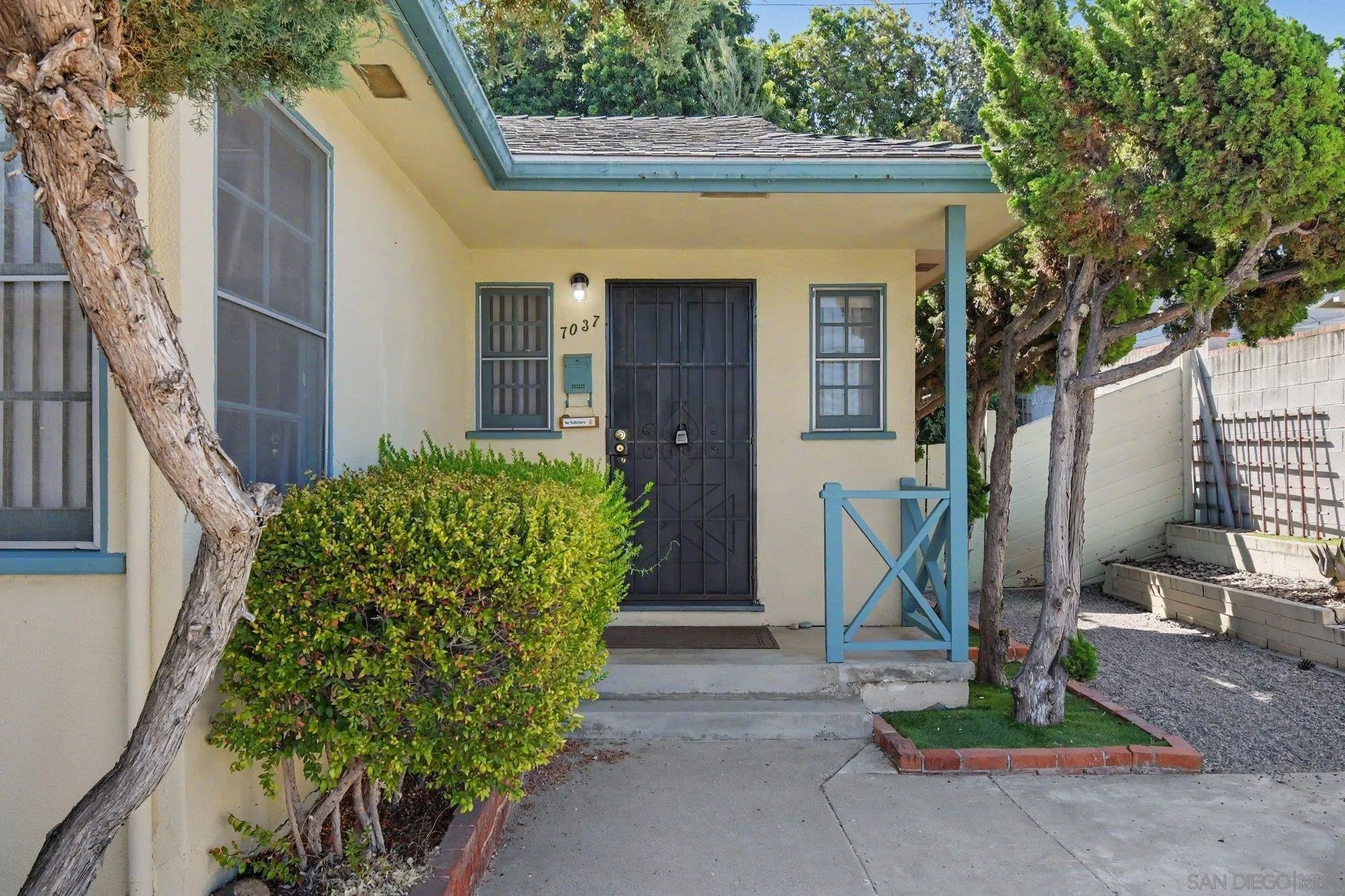 7037 Hillsboro