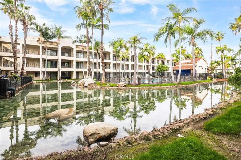 Photo of 11630 Warner Ave #414, Fountain Valley, CA 92708 (MLS # OC26002100)