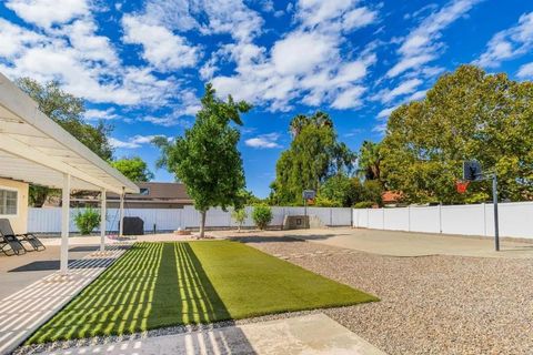 Tiny photo for 24010 Del Amo Rd, Ramona, CA 92065 (MLS # NDP2510137)