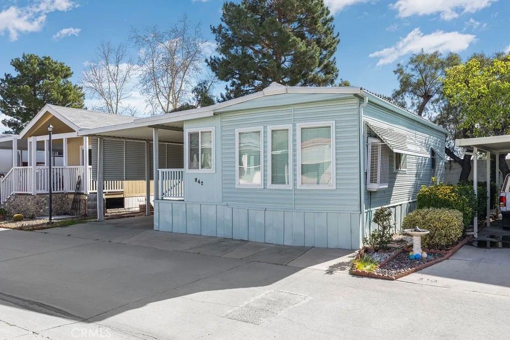 Photo of 842 Acorn Dr, San Jacinto, CA 92583 (MLS # IG26043636)