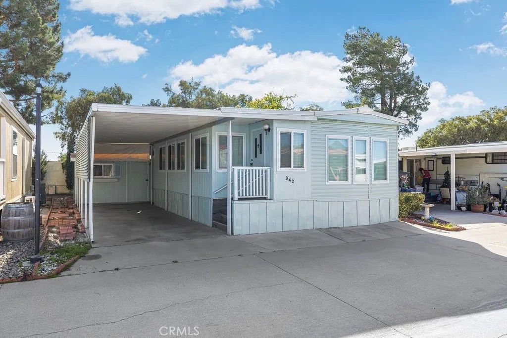 Photo of 842 Acorn Dr, San Jacinto, CA 92583 (MLS # IG26043636)