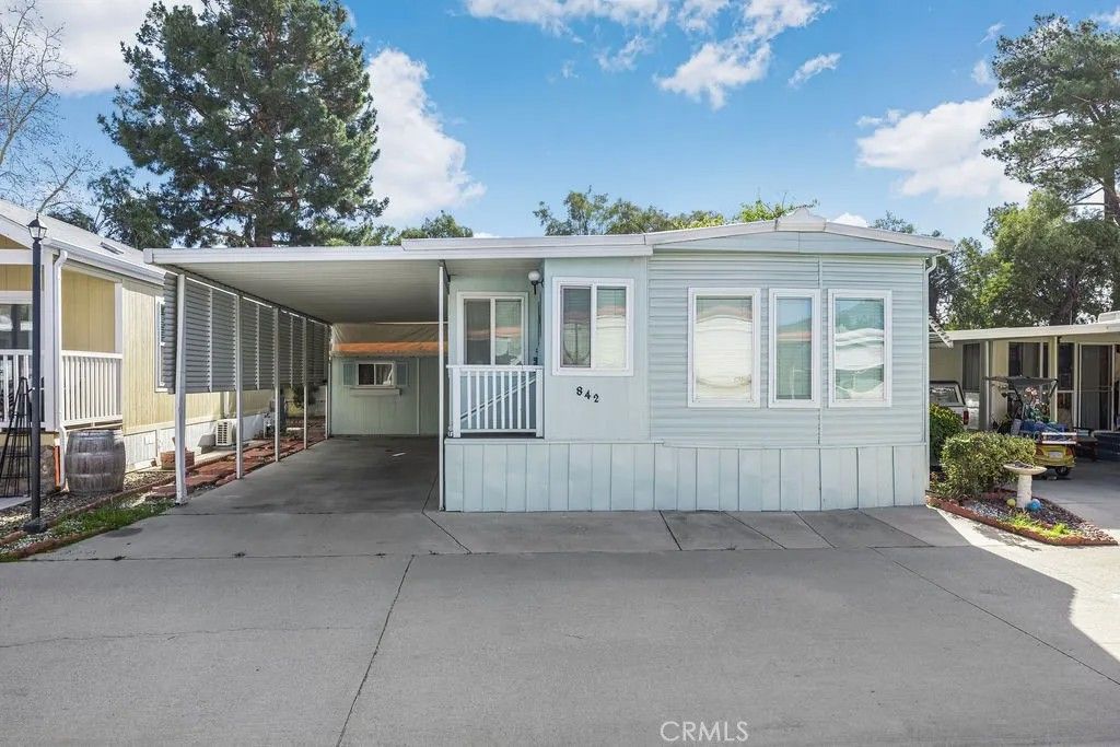 Photo of 842 Acorn Dr, San Jacinto, CA 92583 (MLS # IG26043636)