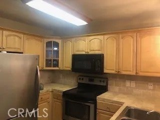 6454 Akins Avenue 407