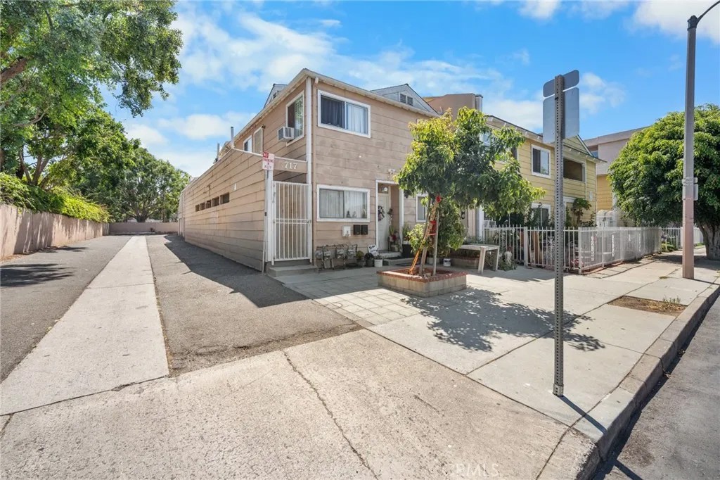717 N Lacy