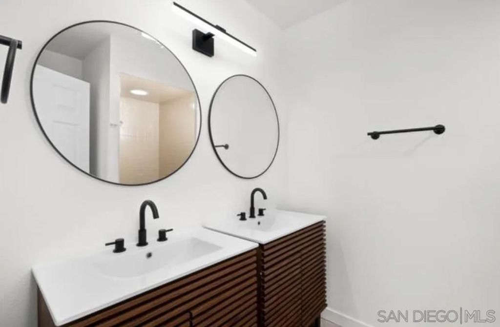 Photo of 471 Fourth Ave Apt I Ave, Chula Vista, CA 91910 (MLS # 260004067)