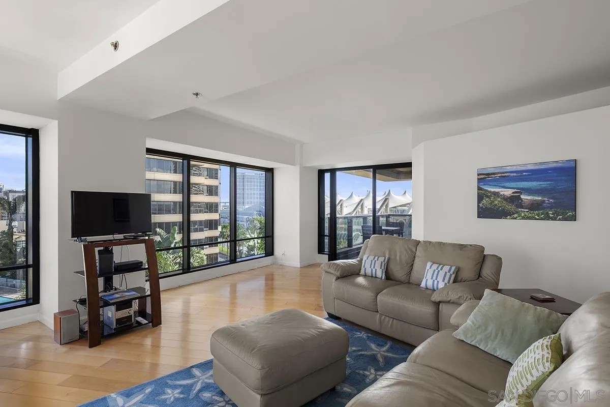 100 Harbor Drive 906