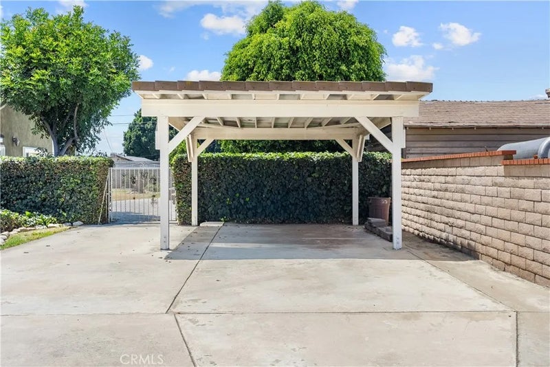 2032 South Helen