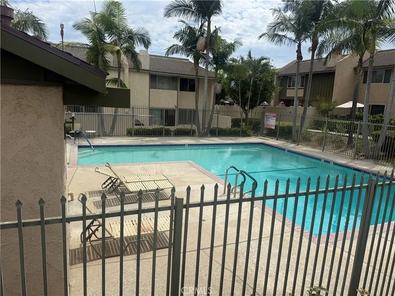 560 Berry Way