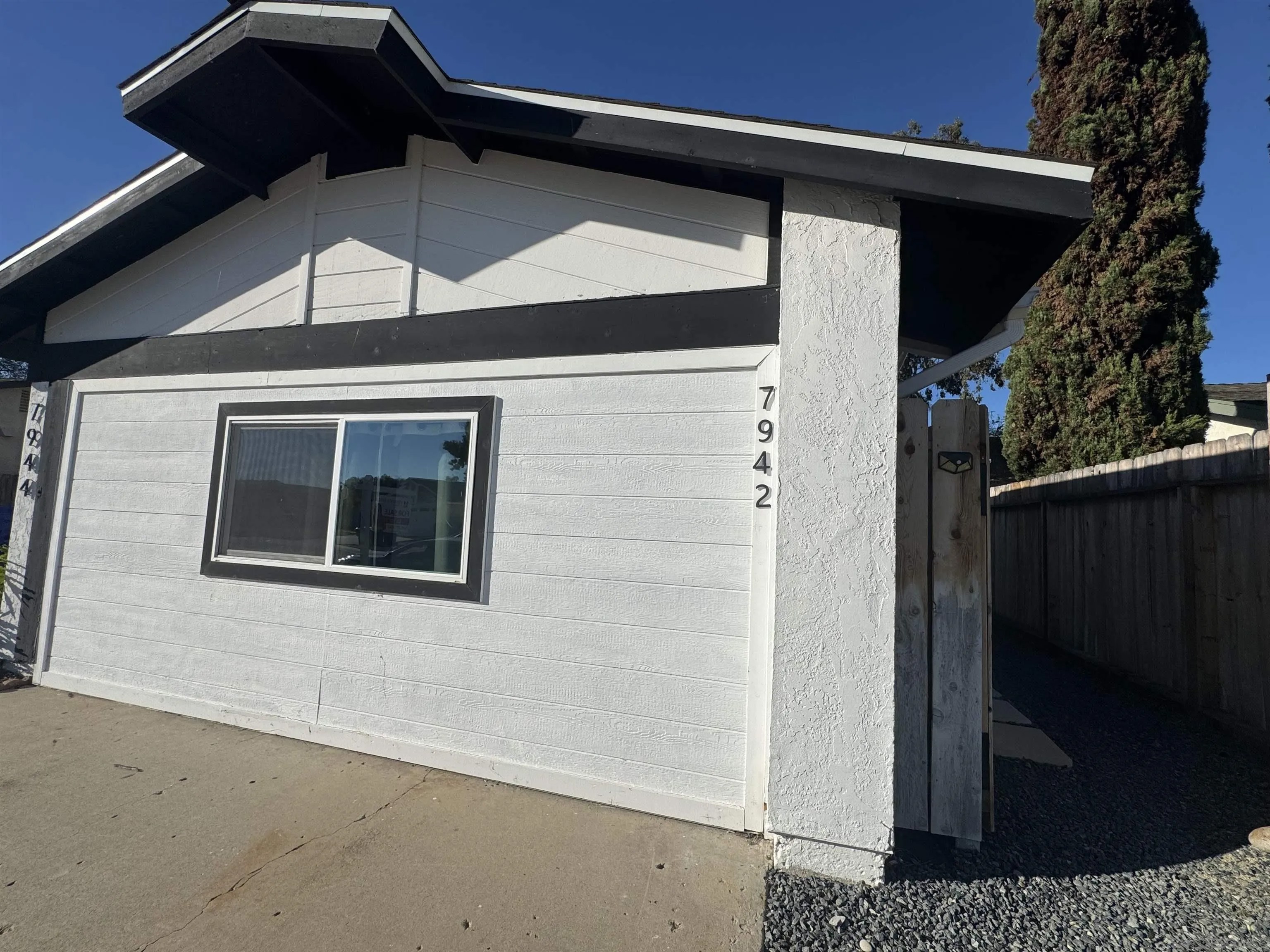 7942 & 7944 Calico St