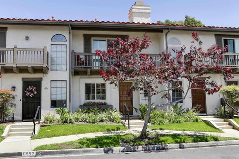Photo of 6854 Maple Leaf Dr, Carlsbad, CA 92011 (MLS # 260015452)