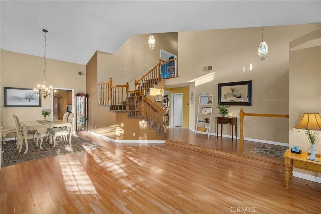 16584 Creekside