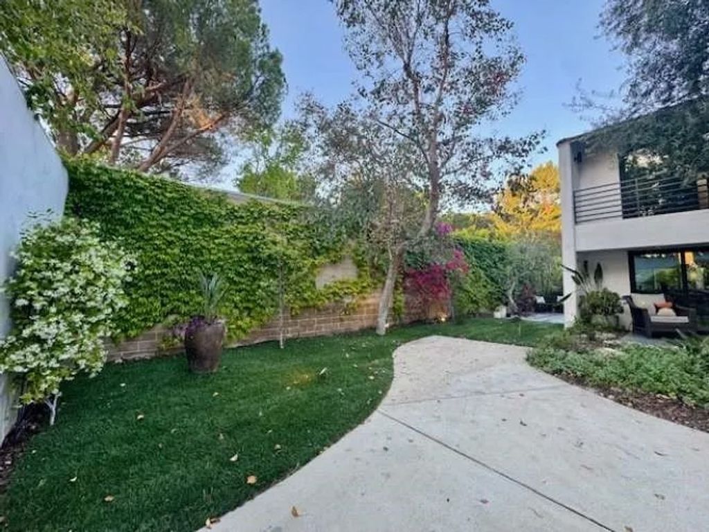 Photo of 4524 Yorkfield Court, Westlake Village, CA 91361 (MLS # FR26098594)
