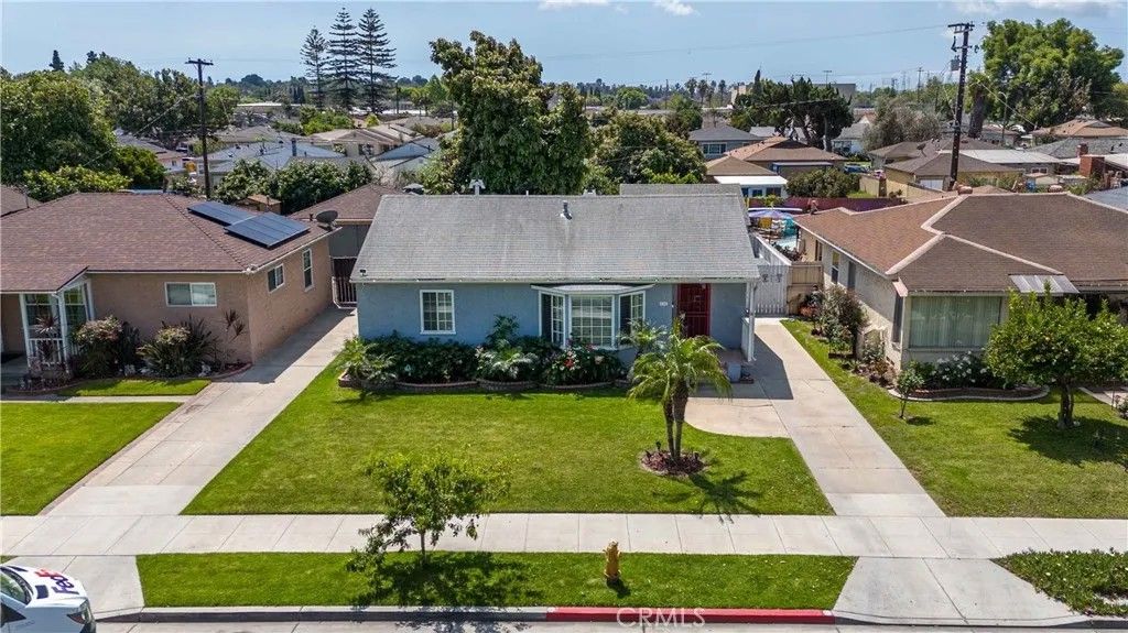 Photo of 132 West 52nd St, Long Beach, CA 90805 (MLS # DW26083849)