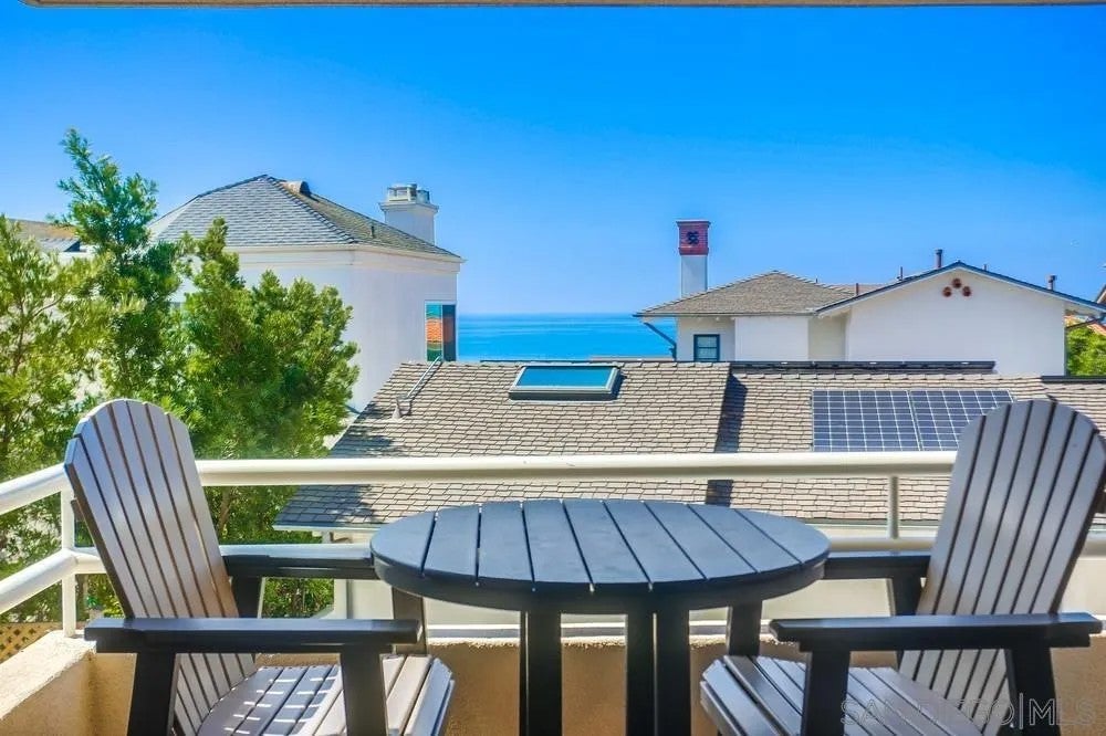 5726 La Jolla Blvd 201