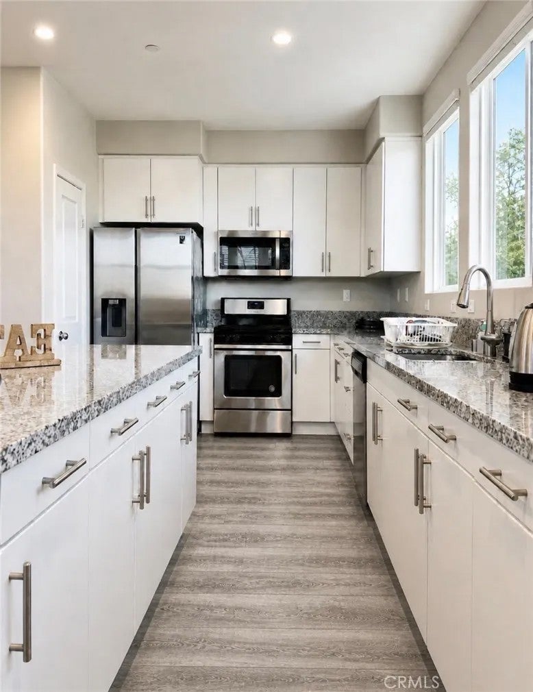 120 S Pacific Ave 34
