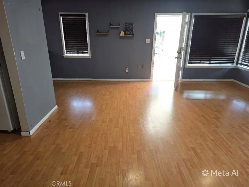 859 E 87th