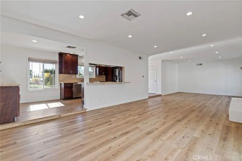 Tiny photo for 10215 Casaba, Chatsworth, CA 91311 (MLS # SR25272952)