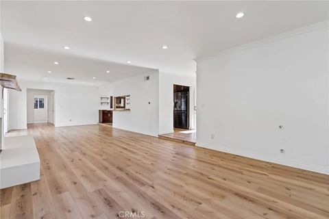 Tiny photo for 10215 Casaba, Chatsworth, CA 91311 (MLS # SR25272952)