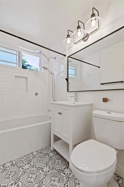 Tiny photo for 10215 Casaba, Chatsworth, CA 91311 (MLS # SR25272952)