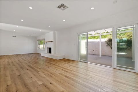 Tiny photo for 10215 Casaba, Chatsworth, CA 91311 (MLS # SR25272952)