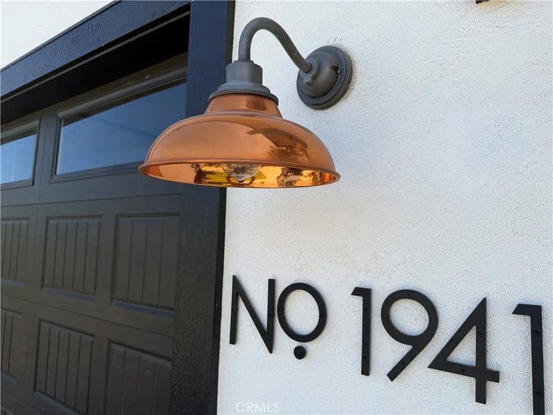 1941 Waxwing Way
