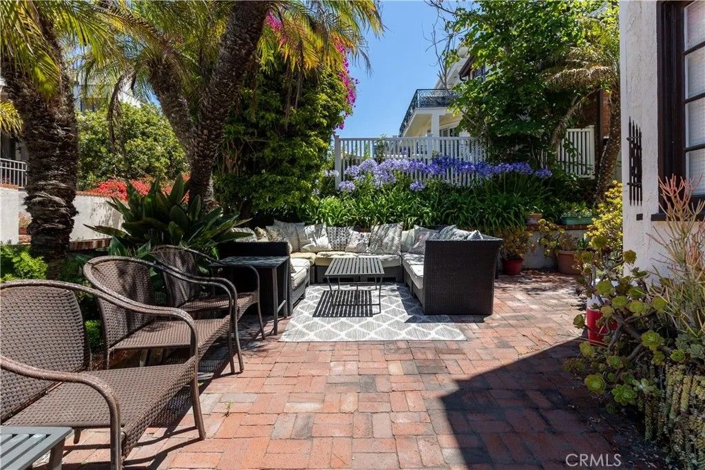 Photo of 3030 Manhattan Avenue, Hermosa Beach, CA 90254 (MLS # SB26043342)