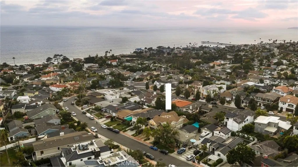 216 Avenida Princesa