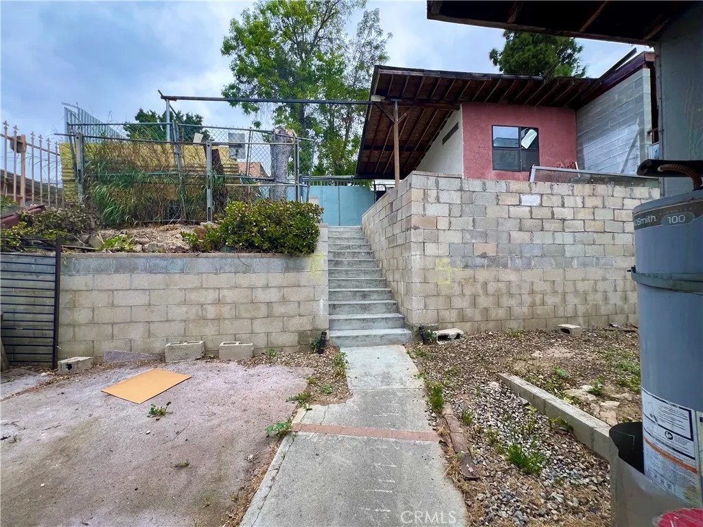 1405 W 2nd