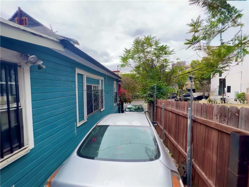 1405 W 2nd