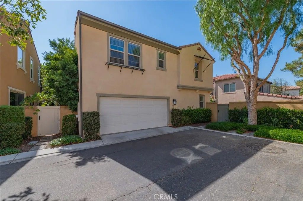 Photo of 160 Pathway, Irvine, CA 92618 (MLS # OC25281515)
