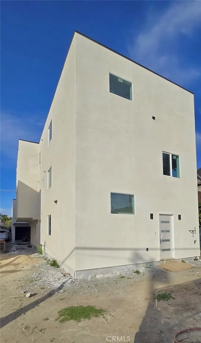 2419 E 3rd Street