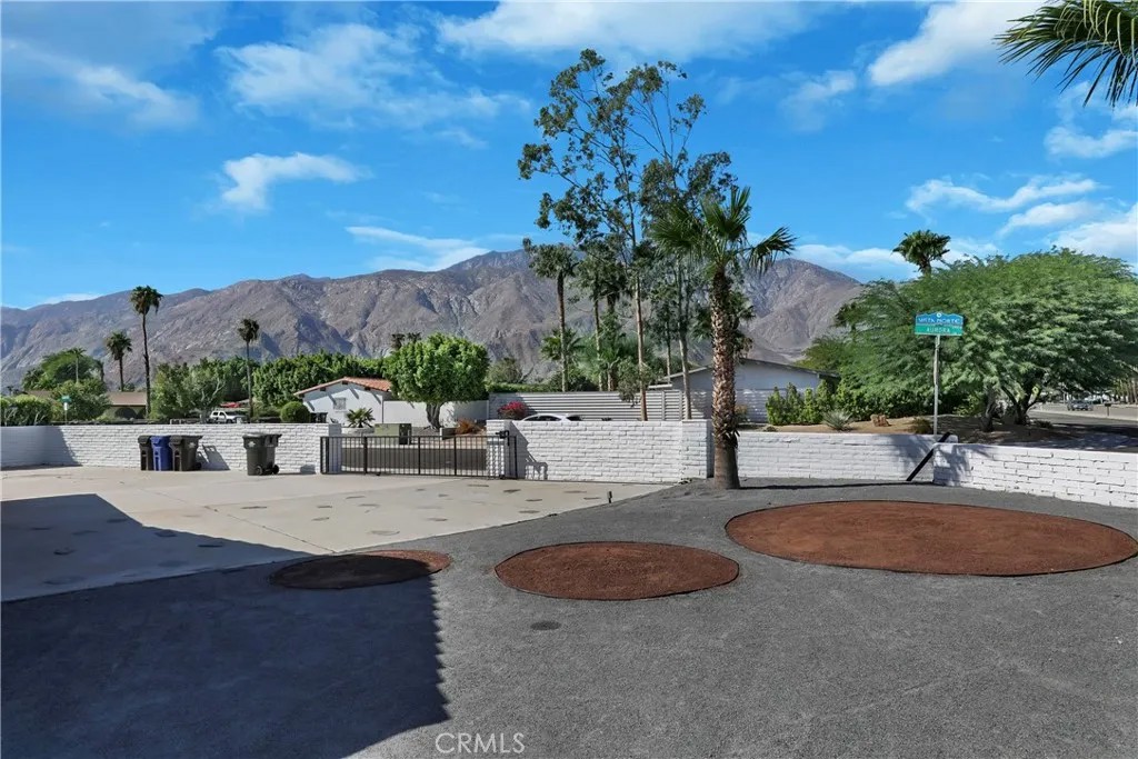 2480 N Aurora Drive
