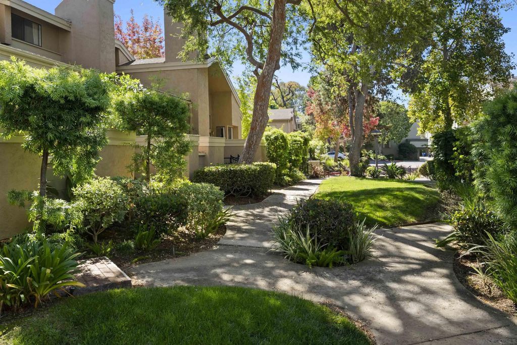 Photo of 3216 Caminito Eastbluff #65, La Jolla, CA 92037 (MLS # 250042272)