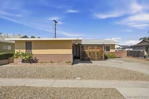 Tiny photo for 6818 Carthage St, San Diego, CA 92120 (MLS # 250042962)