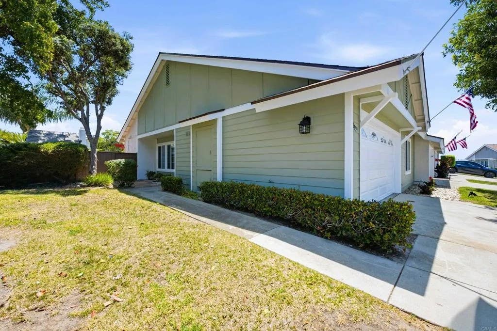 Photo of 2959 Lexington Circle, Carlsbad, CA 92010 (MLS # NDP2607134)